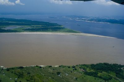 Le mélange des eaux à Manaus